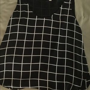 Black, window pane top